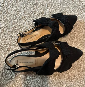 Antonio Melani Flats thumbnail 2