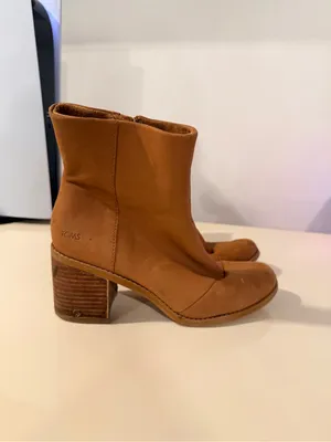 TOMS Tan Leather Block Heel Ankle Boot thumbnail 3