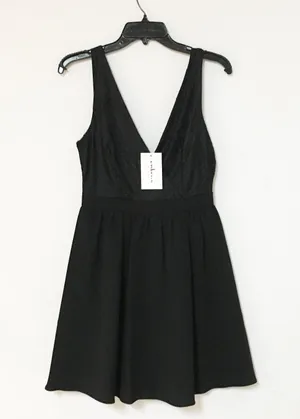 Low Cut Lace Black Formal Open Back Dress thumbnail 5
