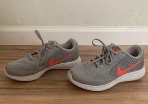 Running Shoes thumbnail 4