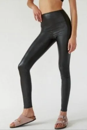 Aritzia‎ Leggings thumbnail 1