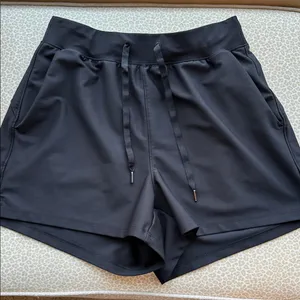 NWOT Old Navy Active Powersoft Women's Black athletic gym workout Shorts S thumbnail 1