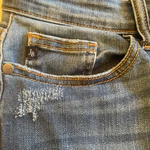 Judy Blue 7/28 Leopard Patch High Rise Ripped Skinny Raw Hem Jeans JB82166DK thumbnail 5