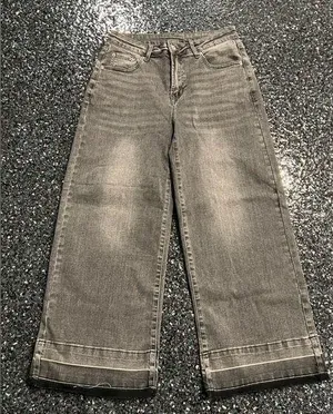 Women’s Size 8 Wide Leg Jeans thumbnail 1