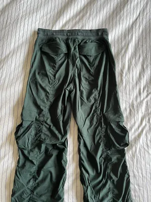 Lululemon Lightweight Adjustable Mid-Rise Cargo Pants thumbnail 10