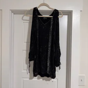 POL Black Mineral Wash‎ Slit Sleeve Top Size L thumbnail 5