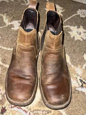Men’s Born Chelsea boots thumbnail 1
