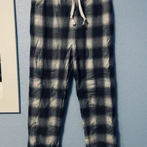 Aeropostale Plaid Flannel Lounge Sleep Pants Black Gray White XS thumbnail 3