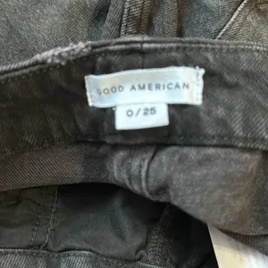 Good American Good 90s High Rise Raw Hem Icon Short in‎ Black Size 0/25 NWT thumbnail 9