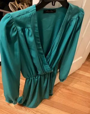 Emerald Green Formal Dress Size M thumbnail 1