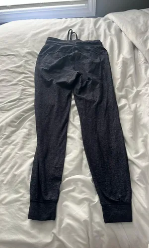 Lululemon Align Joggers 28" thumbnail 3