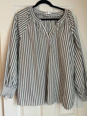 Maurice’s Striped Top 1X Plus Size Striped V Neck Poplin Blouse thumbnail 1