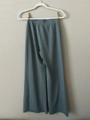 Boutique Matching V Neck Cropped Teal Lounge Set thumbnail 4