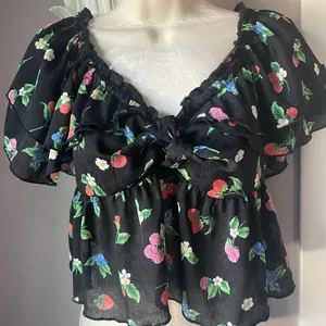 Zara Floral‎ Crop Top Size Small thumbnail 1