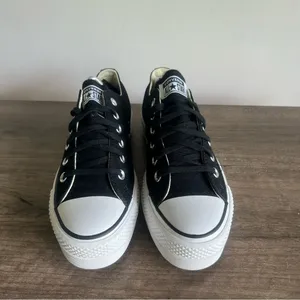 Converse Chuck Taylor All Star Lift Ox Black / White Women's Shoe Size 7.5 thumbnail 3