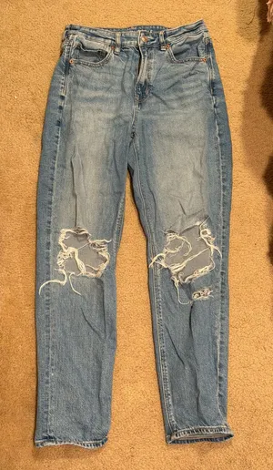 American Eagle Strigid Ripped Mom Jeans thumbnail 1