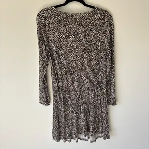 Old Navy Long Sleeve Mini Dress Cheetah Print Flowy Jersey Knit Flouncy Brown thumbnail 5