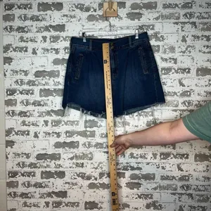 American Eagle | women denim mom shorts raw hem thumbnail 10