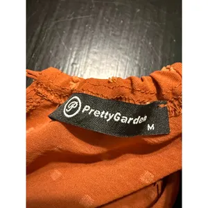 PrettyGarden Rust Orange Swiss Dot Pleated Halter Maxi Dress Womens Medium thumbnail 5