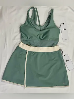 NWT Alo Yoga Airlift Bra Airbrush Streamlined Skirt Set Botanical Green Small thumbnail 2