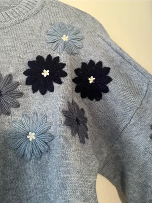 NWT Blue Floral Appliqué Embroidered Crewneck Knit Sweater Small Oversized thumbnail 3