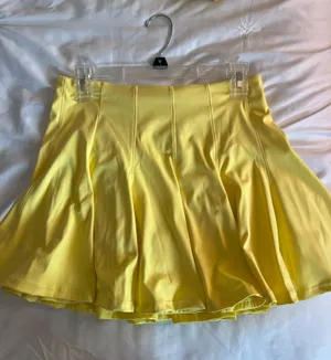 Yellow 2 piece active wear set Size L thumbnail 4