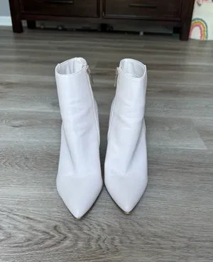 Woman’s Off White Pointed Toe Block Heel Ankle Boots thumbnail 3