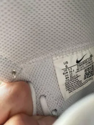 White Nike high tops  thumbnail 4