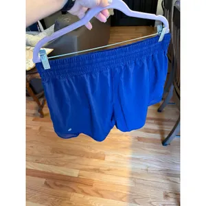 Lululemon Hotty Hot High-Rise Lined Short 4" women's 14 thumbnail 2