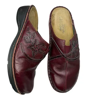 NAOT EMBROIDERED RED LEATHER MULES Clogs Western Artisan Art to Wear thumbnail 1