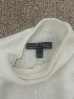 Wool sweater thumbnail 3