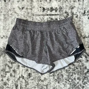 Lululemon Hotty Hot Short II *2.5" thumbnail 2