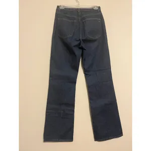 Madewell The Relaxed Bootcut Jean in Pleasantville Wash Size 25 thumbnail 5