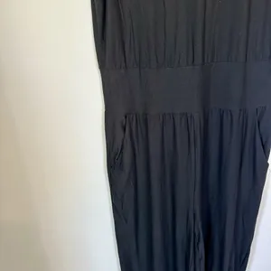 NEW Ookie & Lala Sleeveless Wide Leg Black Jumpsuit - Size: XL thumbnail 6