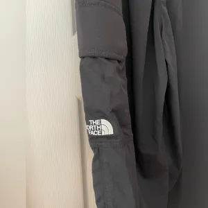 The‎ North Face Size 2 Lightweight Cargo Pants Black EUC thumbnail 6