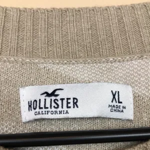 Hollister Women’s Knit Checkered Pattern Print Beige White Cropped Sweater thumbnail 8