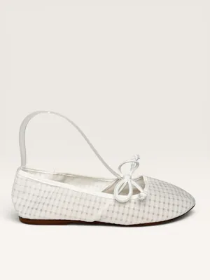 Madden NYC White Fabric Mary Janes Size 6 thumbnail 3