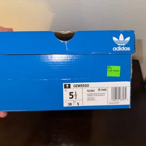 Adidas Ozweggo Peach Size 5 1/2 kids Size 7.5 women thumbnail 3