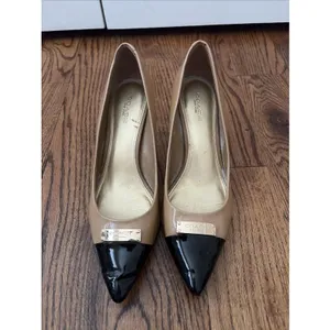 Coach Zan Patent Tapioca/Black Pointed Toe Pump Size 8B thumbnail 2