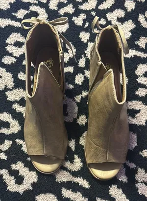 women’s booties  thumbnail 4