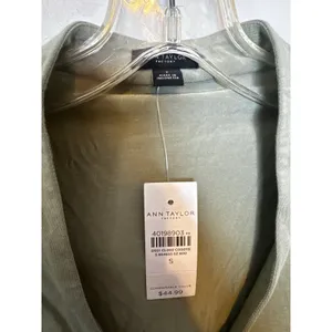Brand New Ann Taylor Sample Women's Size Small Seamoss Green V Neck Tank Top thumbnail 3