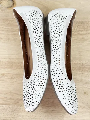Vionic Robyn Eyelet Perforated Leather Ballet‎ Flats White Size 9.5 thumbnail 5