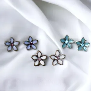 Flower post earrings bundle thumbnail 1