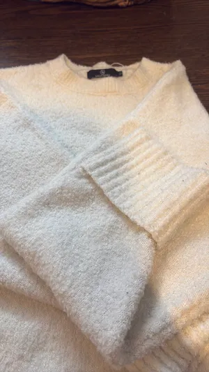 Lilllusory white sweater Size M thumbnail 2