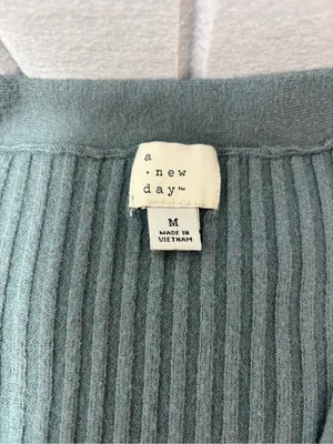 a‎ new day Sage Green Ribbed V-Neck Button Cardigan Size M thumbnail 6