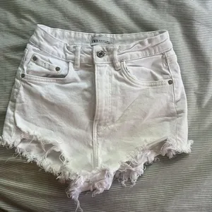 ZARA Jean Shorts White thumbnail 1