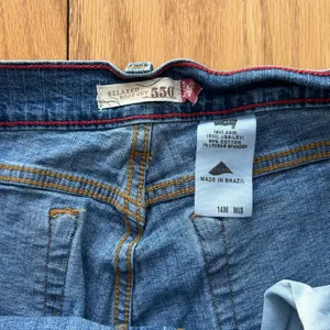 Vintage Levi’s 550 Women’s Relaxed Fit Bootcut Jeans Size 14 Med Wash 32x30‎ Y2K thumbnail 4