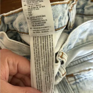 Abercrombie high rise distressed mom jeans 00S 100% cotton thumbnail 5