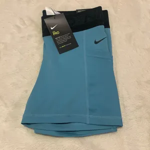 Nike Teal  Pro Shorts With Side Pockets thumbnail 1