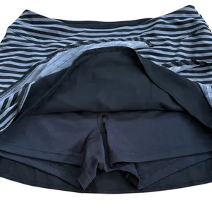 Like New Title Nine Black Grey Striped Skort Size Medium thumbnail 4